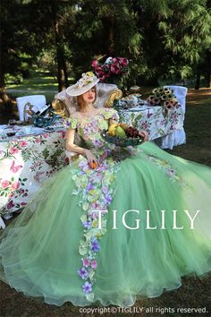 مدل لباس نامزدی و حنابندان با رنگ های شاد و گل های برجسته